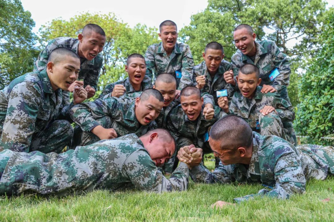 新兵连的日子，回忆与成长，新兵连的日子，回忆与成长的篇章