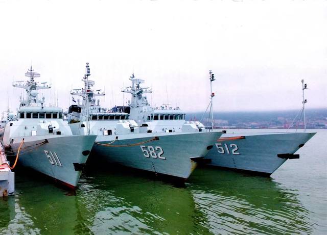 海军056型护卫舰的吨位分析，海军056型护卫舰吨位解析