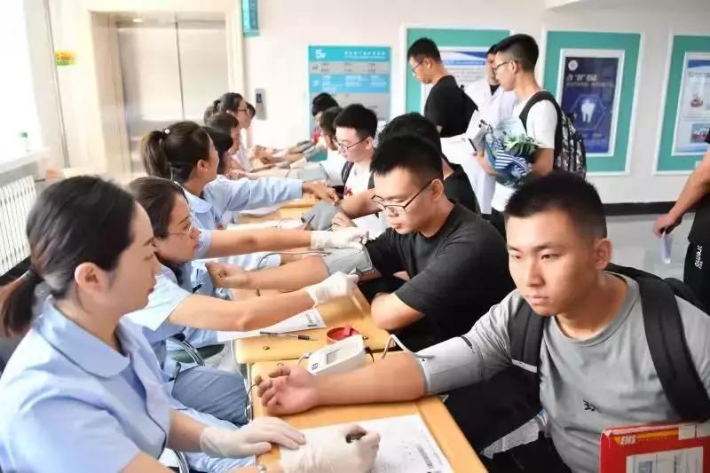初一军训体检的尴尬经历，初一军训体检的尴尬体验