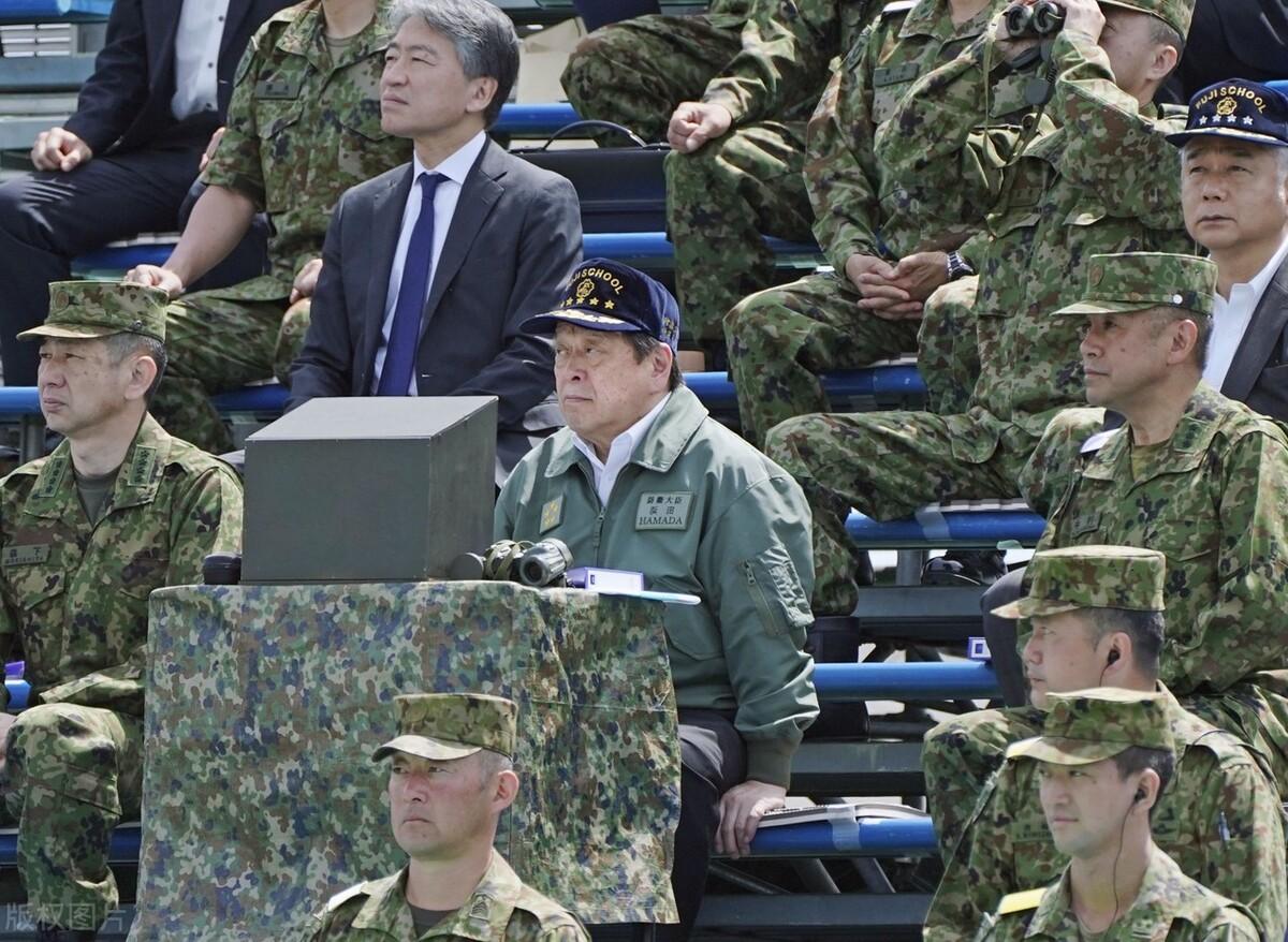 俄罗斯与日本之间的紧张关系及其未来走向分析，俄罗斯与日本关系紧张现状及未来走向解析