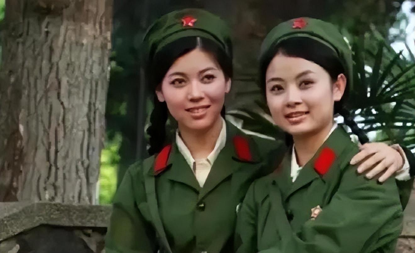 空军07式军装图片，展现新时代空军风采，新时代空军风采，07式军装图片展示