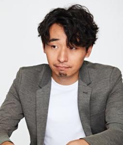 中央军事频道主持人的风采，一位优秀男主持人的独特魅力，中央军事频道优秀男主持人的独特魅力风采展示