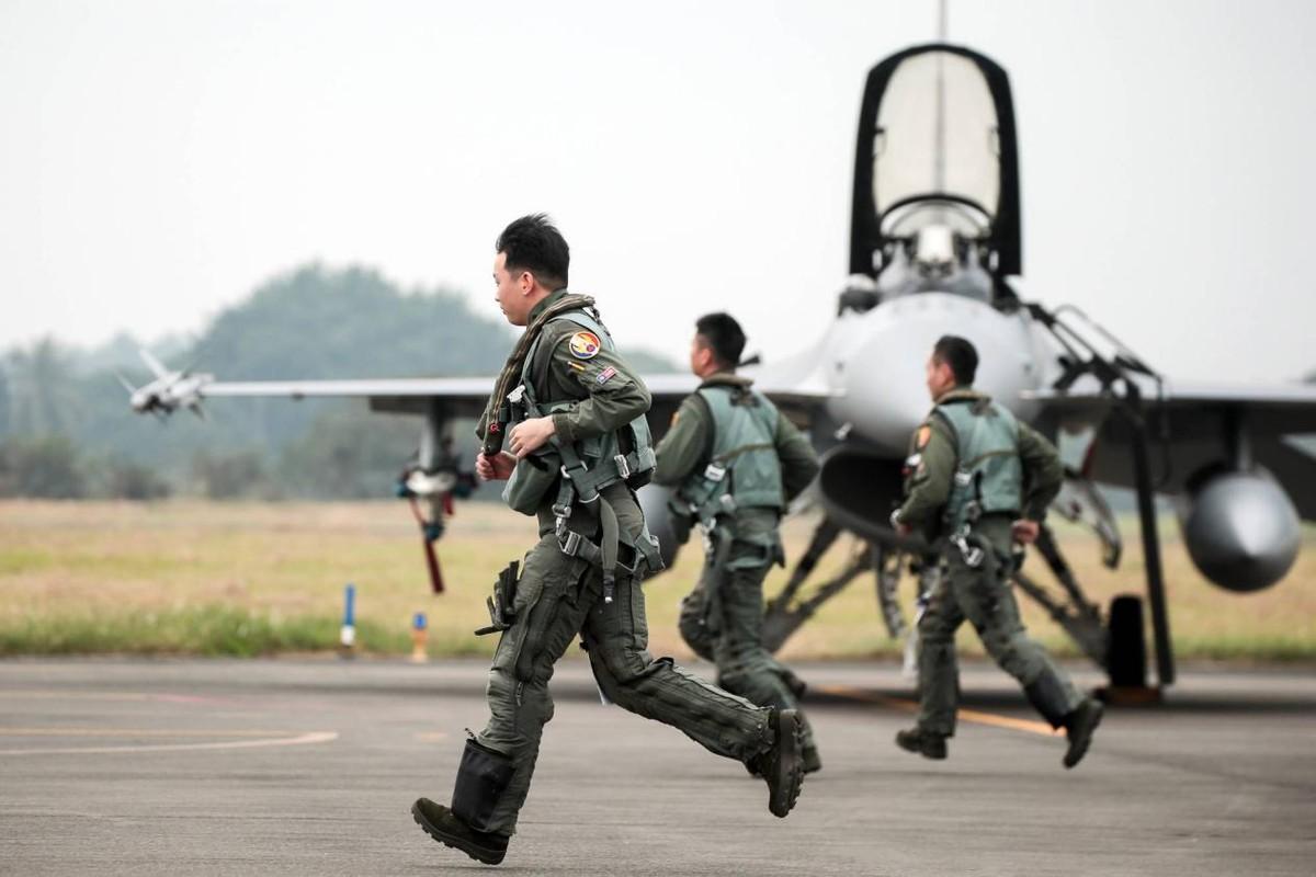 揭秘中国空军第十五军空特部队的辉煌历程与卓越贡献，揭秘中国空军第十五军空特部队的辉煌历程与卓越成就