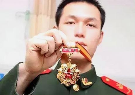 一个一等功直接晋升为中尉的可能性探讨，一等功获得者晋升中尉的可能性探讨