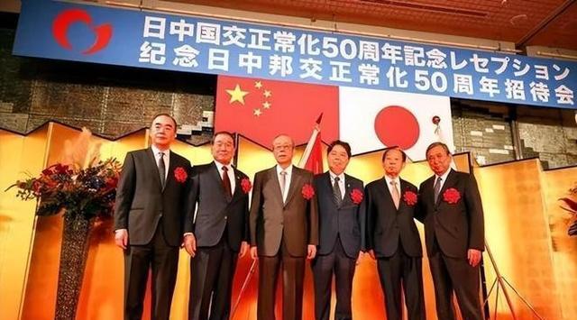 日本突然找上中国，东亚合作的新篇章，日本主动接触中国，东亚合作开启新篇章
