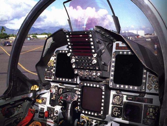 F-15E作战半径，空中巨人的战略优势与作战能力分析，F-15E作战半径，空中巨人的战略优势深度解析