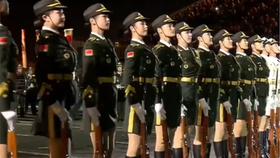 三军仪仗队香港表演，荣耀与传承的展现，三军仪仗队香港表演，荣耀传承的壮丽展现