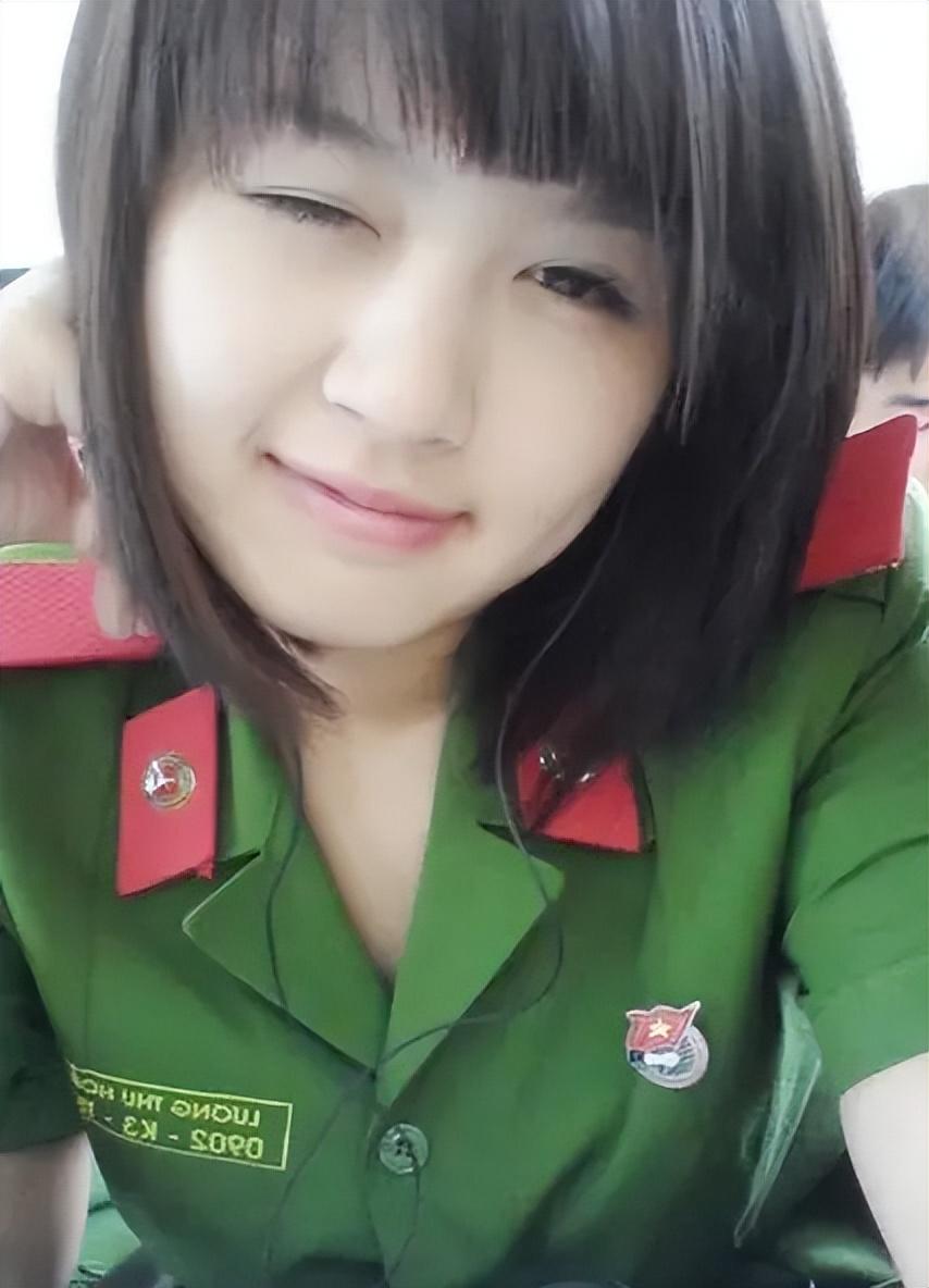 中国女兵在越南的战争经历,英勇无畏,铸就时代传奇,中国女兵越南战争之旅,英勇传奇,时代记忆