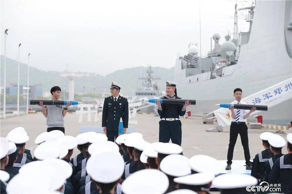 郑州舰舰长开讲，海洋强国战略下的海军使命与担当，海洋强国战略下的海军使命与担当——郑州舰舰长深度解读