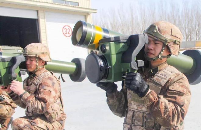 红箭11单兵导弹，现代战争中的单兵利器，红箭11单兵导弹，现代战争中的单兵必备利器