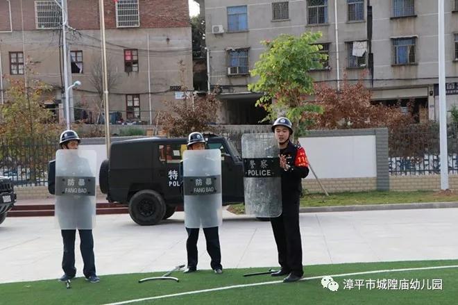 特警反恐突击车，现代反恐战争中的利器，特警反恐突击车，现代反恐战争中的先锋利器