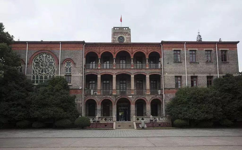 国防军事科技大学分数线解析与探讨，国防军事科技大学分数线深度解析与探讨