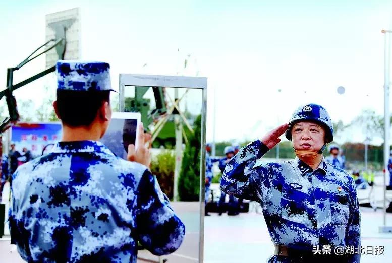 国庆70周年大阅兵，将军领队的荣耀时刻，国庆70周年大阅兵，将军领队的荣耀瞬间