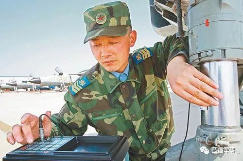 士官与军官，差异与共性，士官与军官，差异与共性探讨