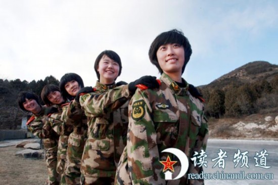 女兵的情怀，坚韧、柔情与无畏，女兵的情怀，坚韧、柔情与无畏的力量
