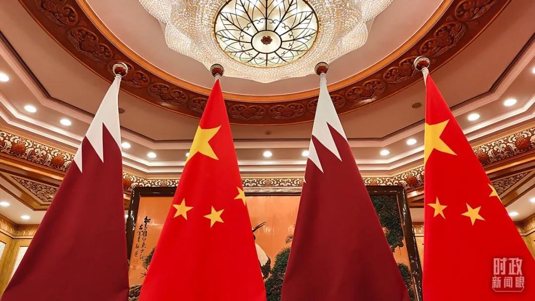 卡塔尔国旗，象征与荣耀，卡塔尔国旗，象征与荣耀的旗帜