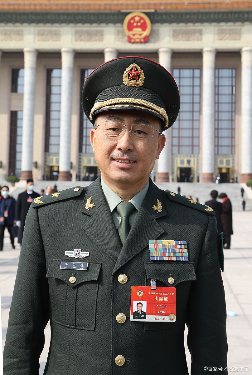 集团军司令员的职责与担当,集团军司令员的职责与担当,战略领航者的核心角色