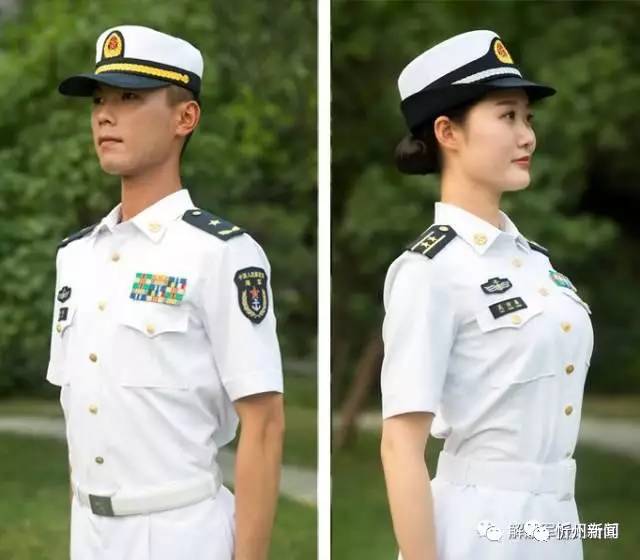 火箭军夏常服一期肩章的拆卸方法详解，火箭军夏常服一期肩章拆卸方法指南