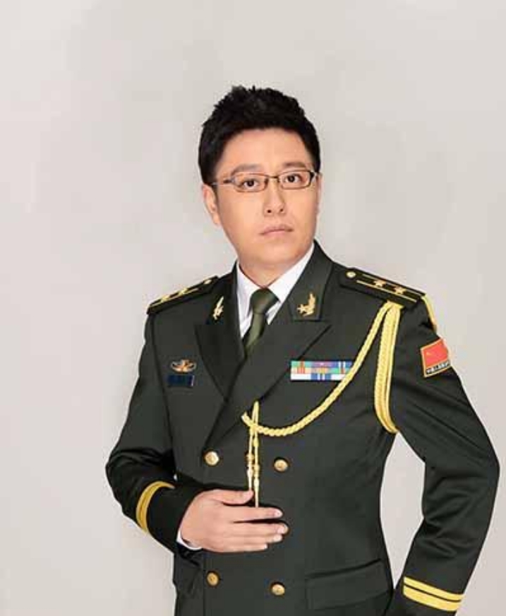 军事频道配音员，声音的力量与军事文化的传承，军事频道配音员，声音的力量，军事文化的传承者