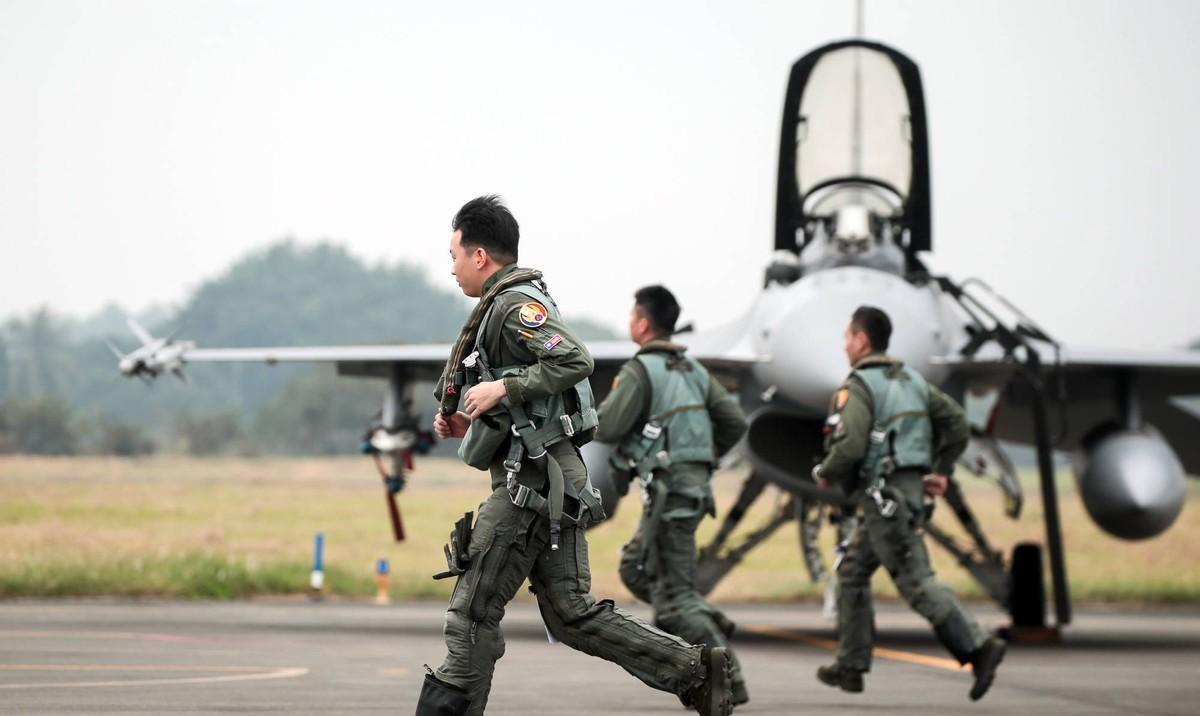 解放军海军现役驱逐舰，力量与荣耀的象征，解放军海军现役驱逐舰，力量与荣耀的彰显