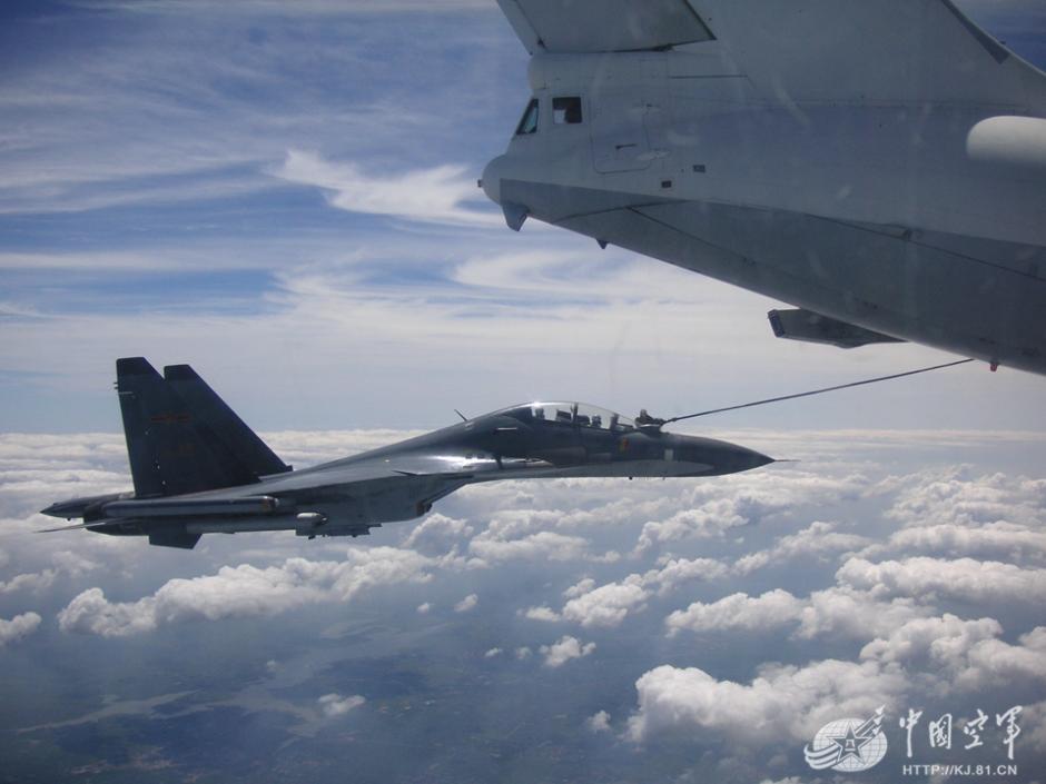 苏-33空中加油技术的卓越表现，空中力量的新里程碑，苏-33空中加油技术卓越，空中力量新里程碑，技术成就助力空中战略飞跃
