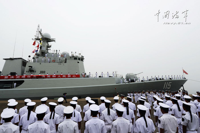 陈岳琪海上阅兵仪式，庆祝70周年，展现国家力量与荣耀，陈岳琪参加海上阅兵仪式庆祝国家70周年，展现国家力量与荣耀瞬间