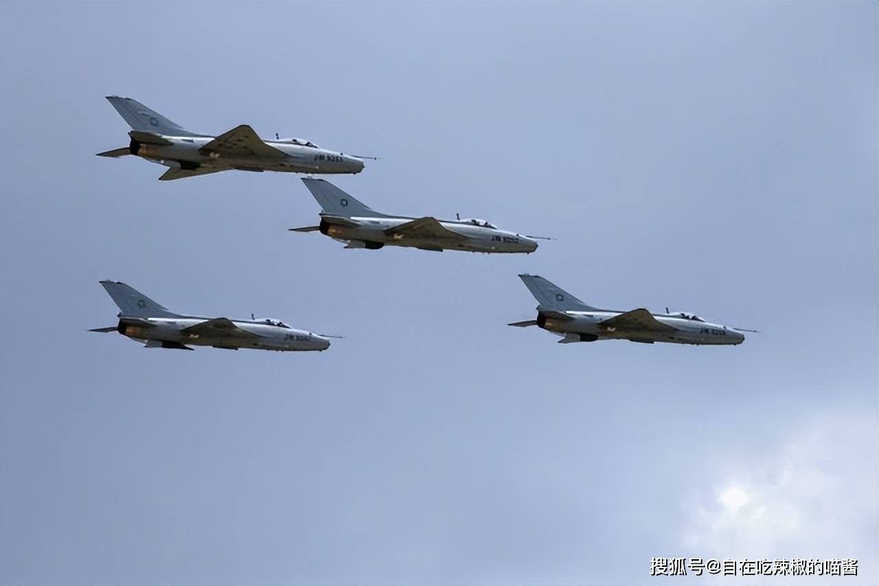 空军一个团有多少架飞机，揭示现代空军力量的编制与规模，现代空军力量编制揭秘，一个空军团飞机数量揭秘
