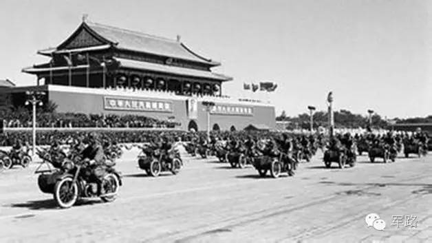 回顾历史，致敬辉煌——1954年国庆阅兵方队，回顾辉煌历史，致敬1954年国庆阅兵方队风采