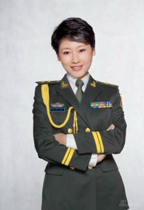 军事文艺主持人的角色与特质,军事文艺主持人的角色与特质解析