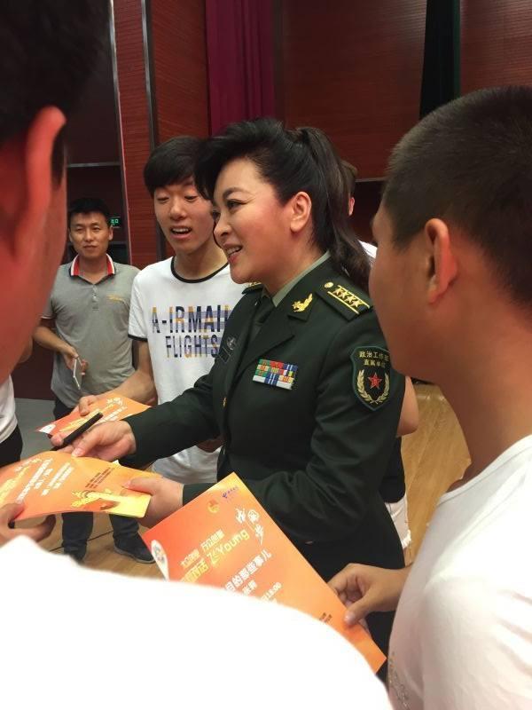 军事文艺主持人的角色与特质,军事文艺主持人的角色与特质解析