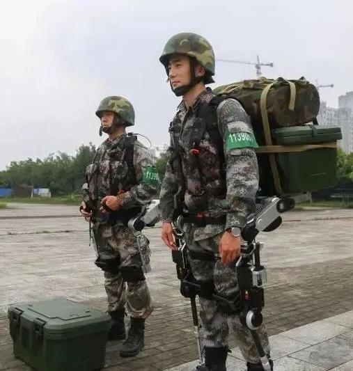 中国解放军现役人员,职责、挑战与贡献,中国解放军现役人员的职责、挑战与贡献概览