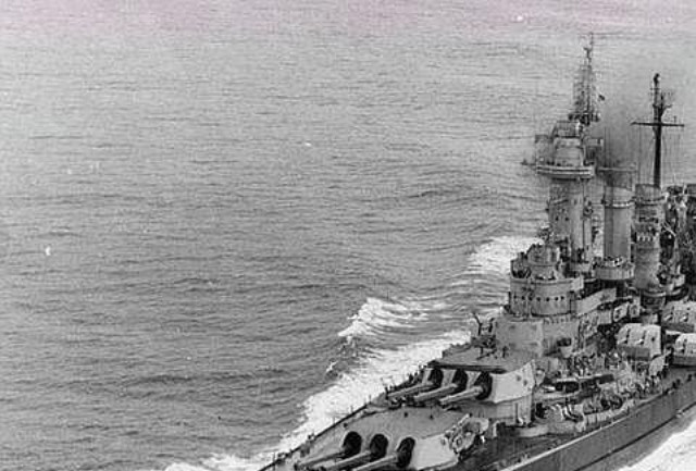 军舰撞击事件,探究真相与反思安全防范措施,军舰撞击事件真相探究及安全防范措施反思