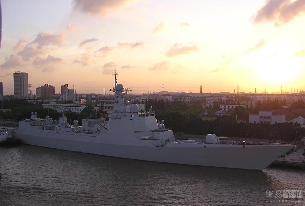 揭秘中国海军的传奇舰船,揭秘中国海军首艘航母舰船辽宁舰的舷号171背后的故事,中国海军传奇舰船揭秘,辽宁舰舷号171背后的故事