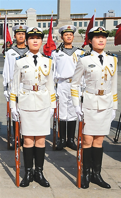 探索历史印记，70年代三军仪仗队图片，探索历史印记，70年代三军仪仗队风采展示