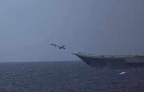 歼-15在辽宁舰首次起降成功的意义,歼-15在辽宁舰首次起降成功,里程碑式事件,彰显中国海军航空兵力量崛起