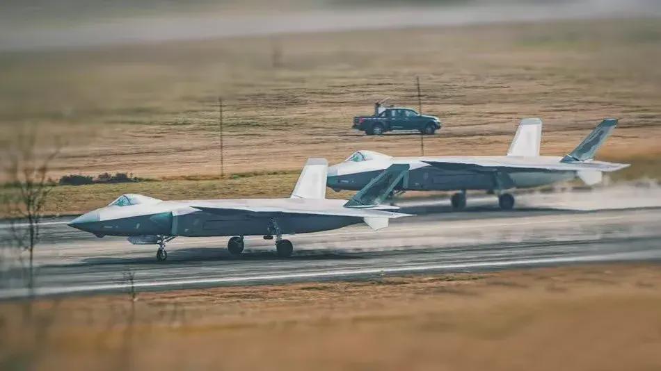 歼-20战斗机旅,空中力量的崭新篇章,歼-20战斗机旅,空中力量的新纪元