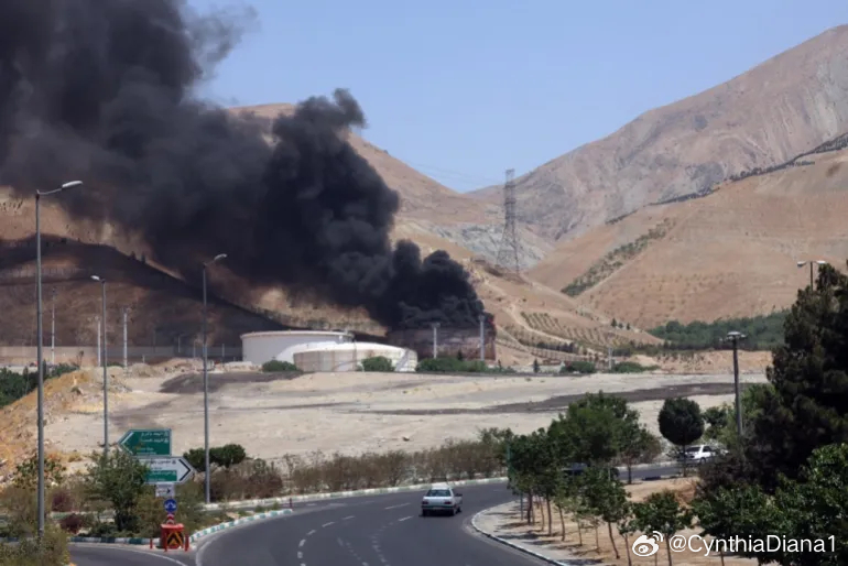 美国凌晨空袭伊朗,历史背景、事件分析及其影响,美国凌晨空袭伊朗,历史背景、事件分析及其深远影响