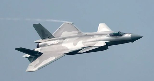 揭秘歼-18红鹰战斗机的真相，真实与否的探讨，揭秘歼-18红鹰战斗机真相，真相究竟如何？