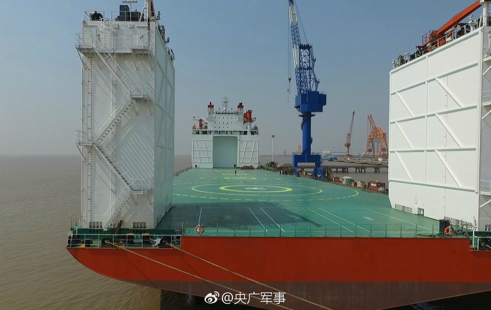 小型民用半潜船,图片展示及其应用领域,小型民用半潜船,图片展示与应用领域探究