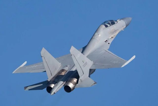 歼-16战斗机的先进性，技术革新与国防实力的体现，歼-16战斗机的先进性，技术革新与国防实力的综合展现